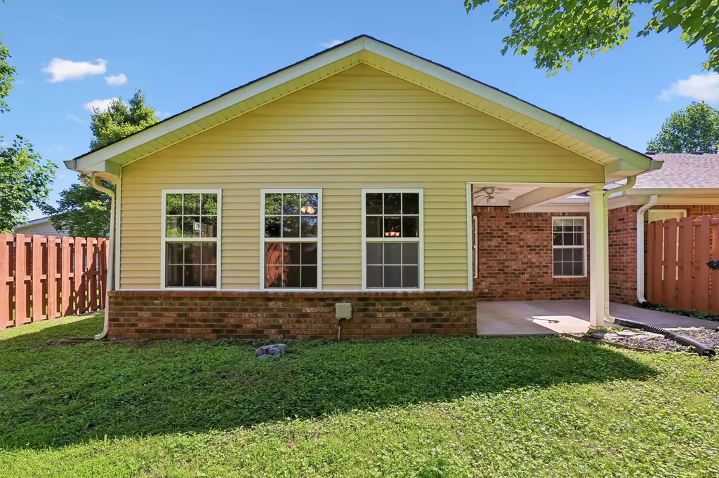704 Village Green Circle Murfreesboro TN 37128