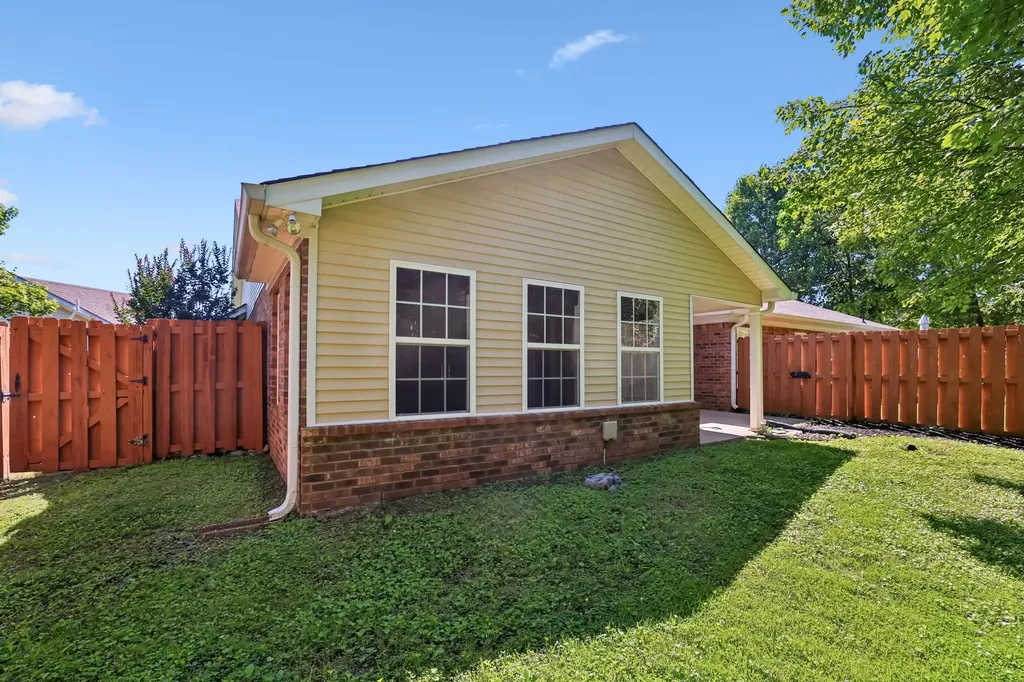 704 Village Green Circle Murfreesboro TN 37128
