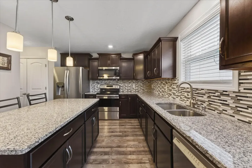 1181 Eagles Bluff Drive Clarksville TN 37040