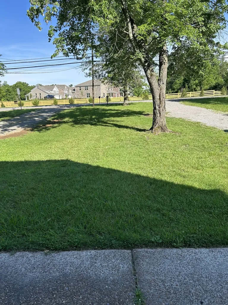 1140 E Main Street Gallatin TN 37066