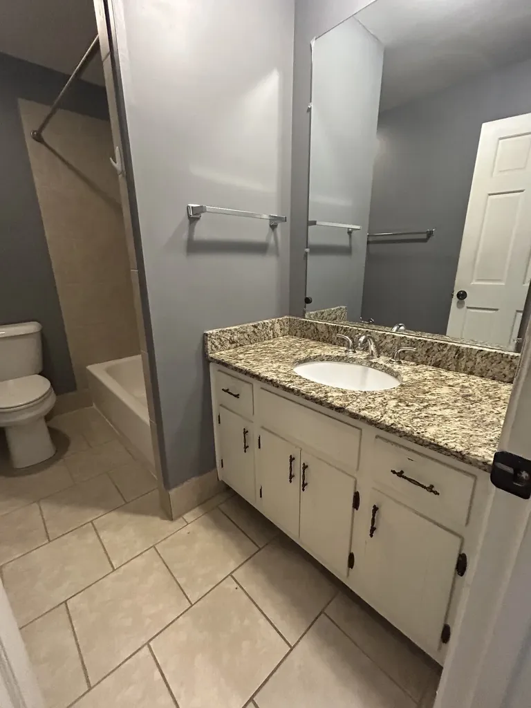 1140 E Main Street Gallatin TN 37066