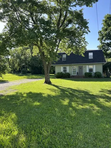 1140 E Main Street Gallatin TN 37066
