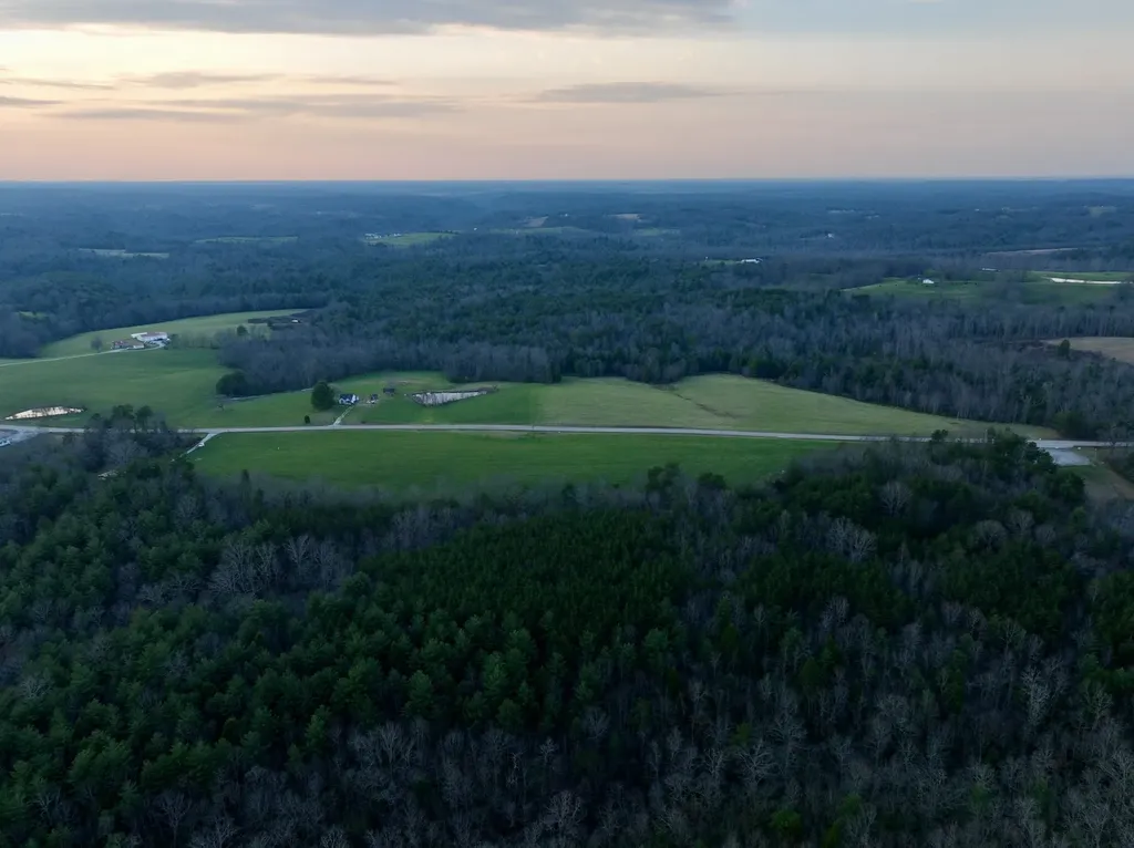 2 Nashville Highway Deer Lodge TN 37726