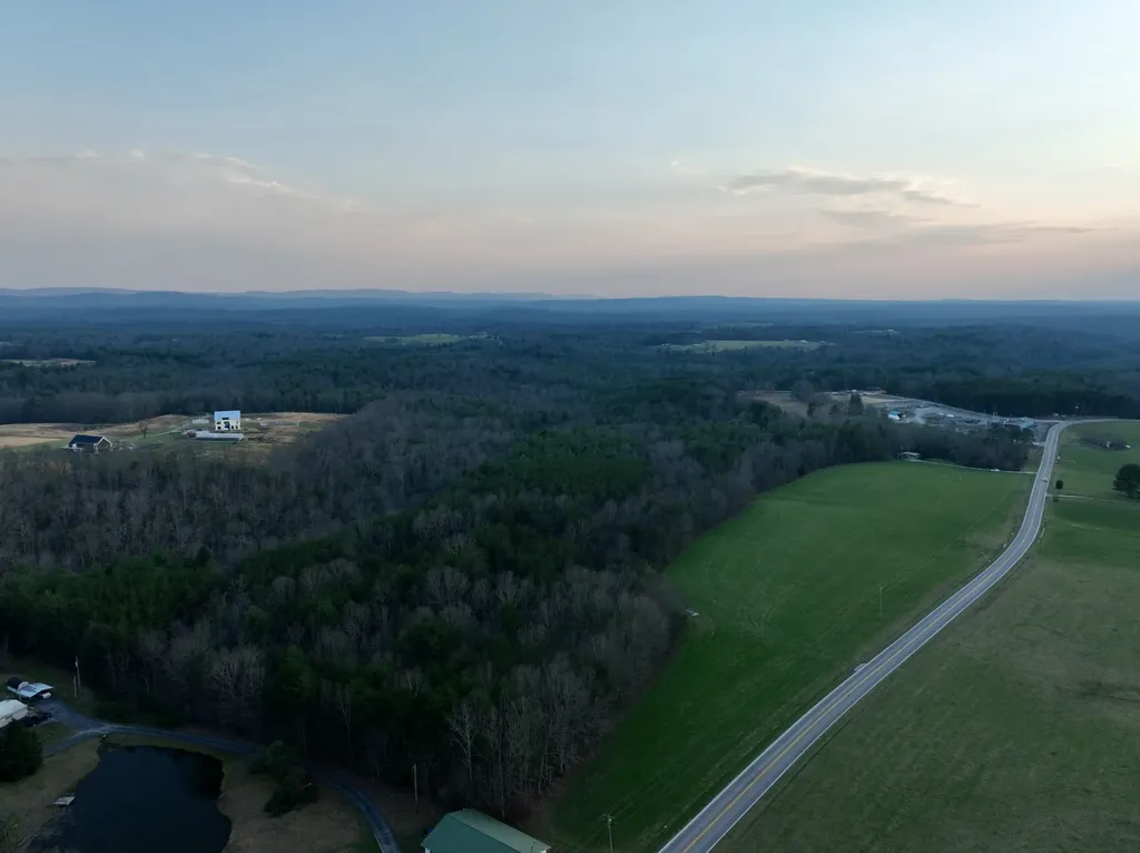 2 Nashville Highway Deer Lodge TN 37726