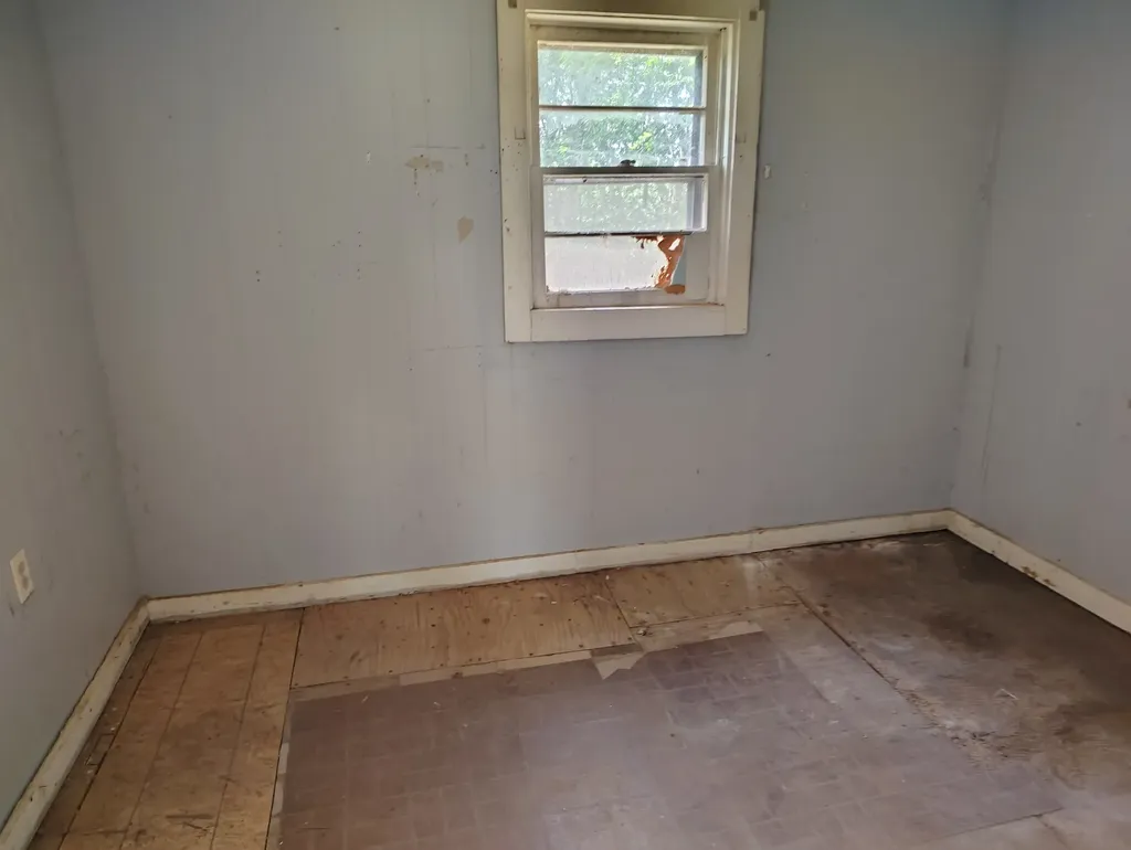 1736 Fairfield Road Westmoreland TN 37186