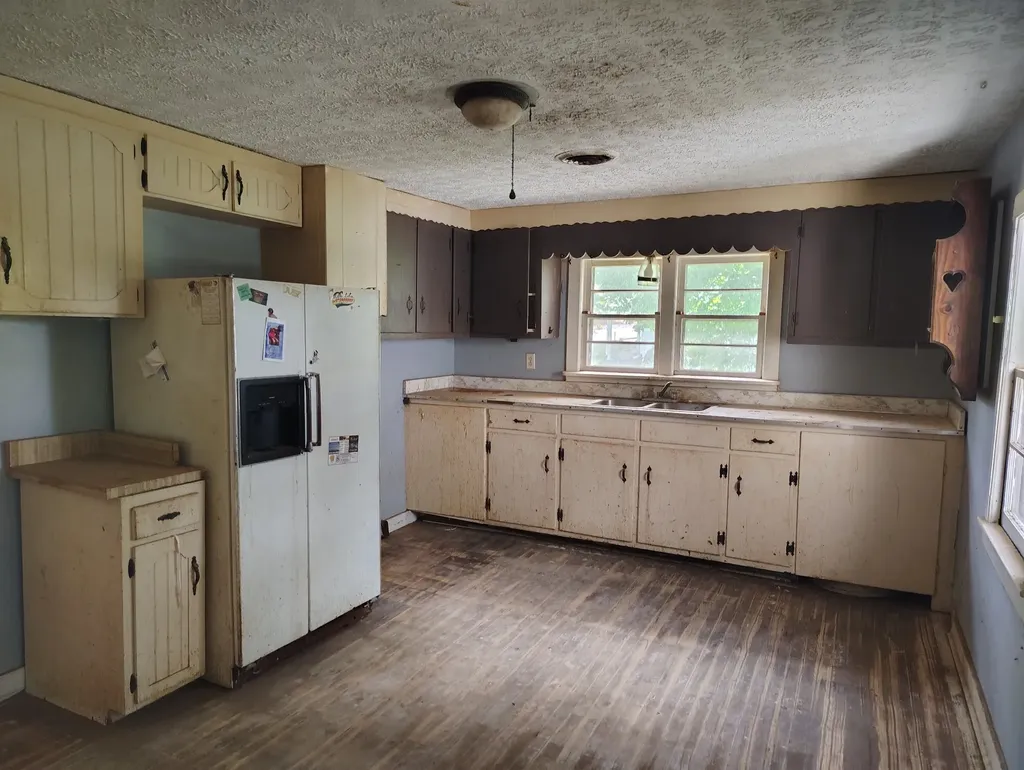 1736 Fairfield Road Westmoreland TN 37186