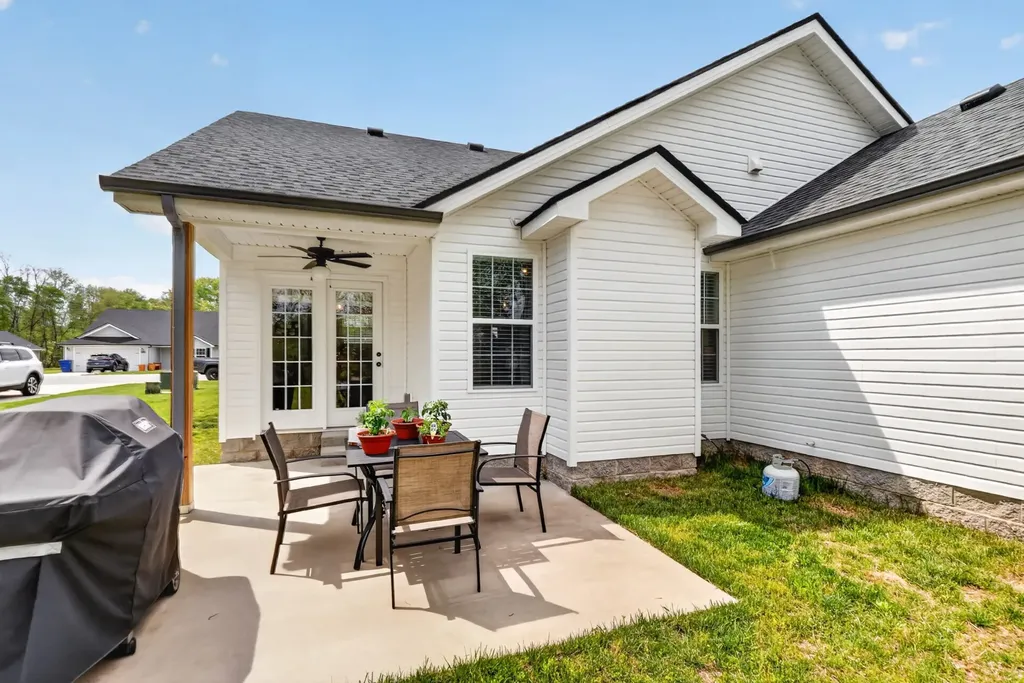 1413 Fredrick Drive Clarksville TN 37042