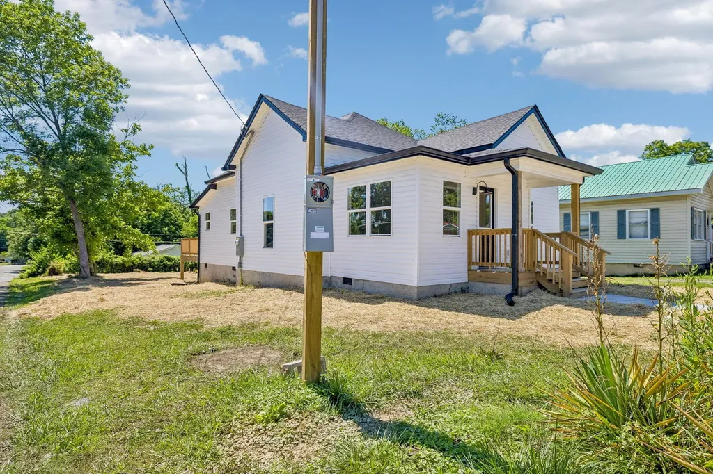 300 Athens Pike Etowah TN 37331