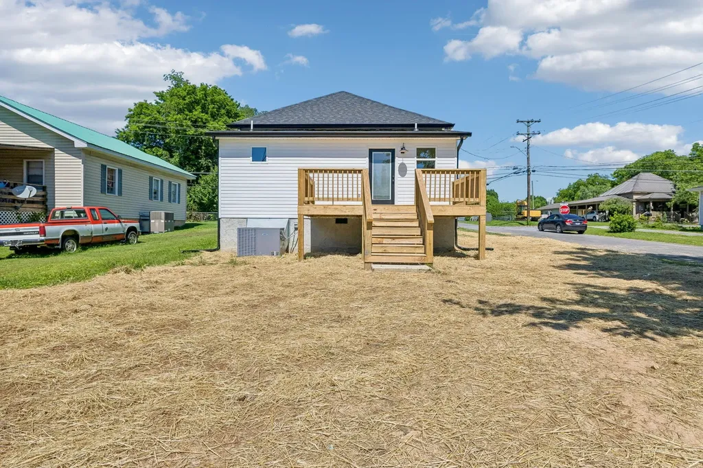 300 Athens Pike Etowah TN 37331