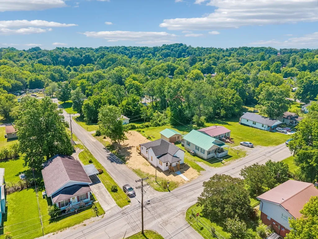 300 Athens Pike Etowah TN 37331
