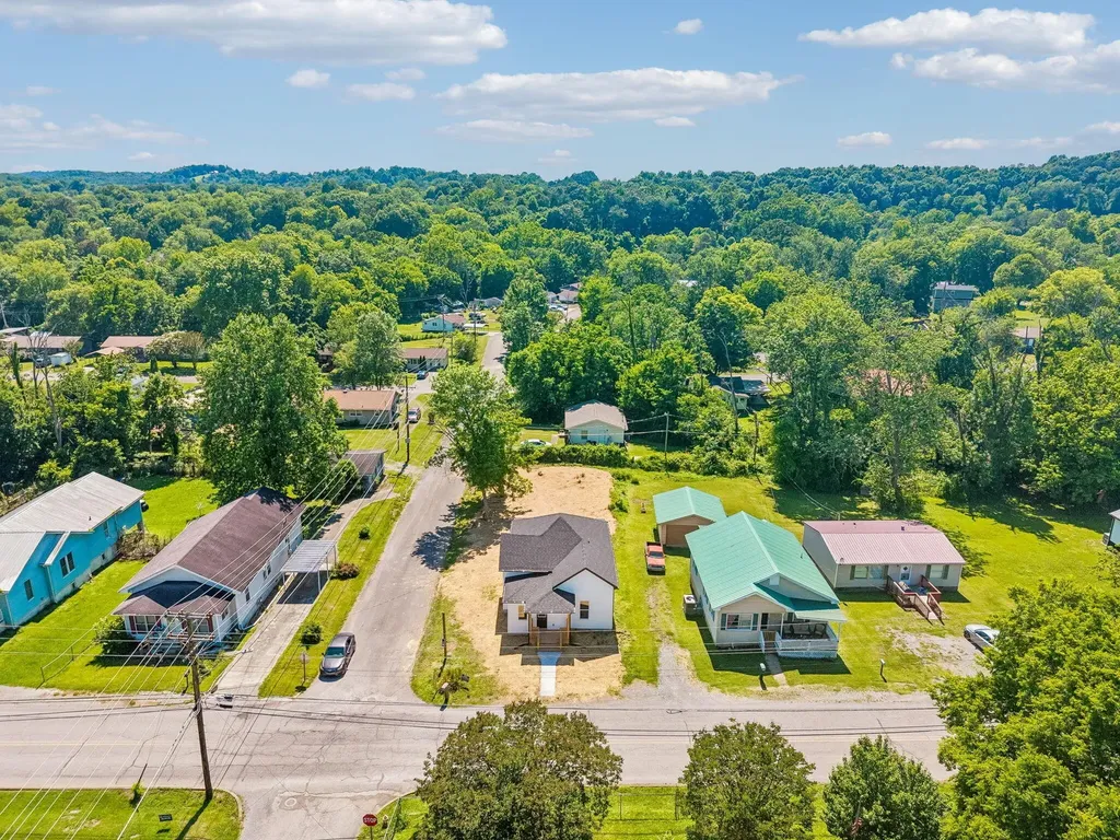 300 Athens Pike Etowah TN 37331