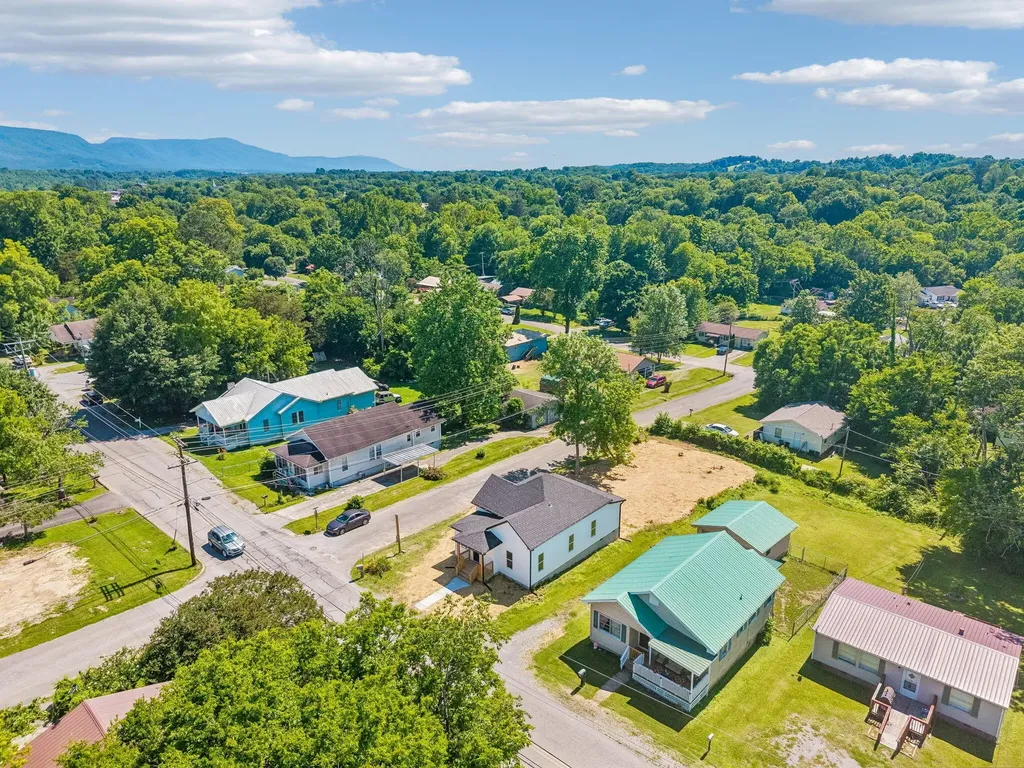 300 Athens Pike Etowah TN 37331