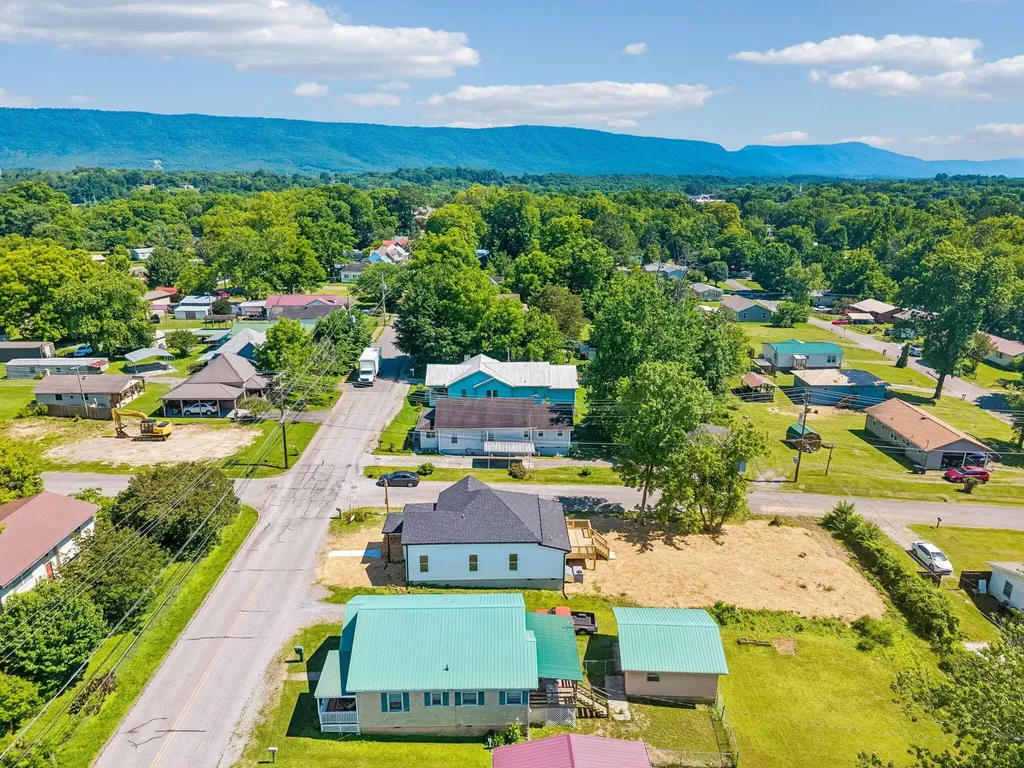 300 Athens Pike Etowah TN 37331