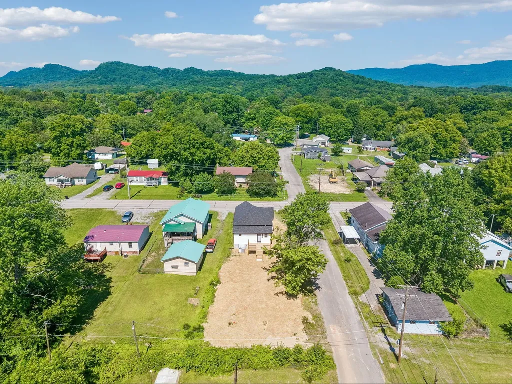 300 Athens Pike Etowah TN 37331
