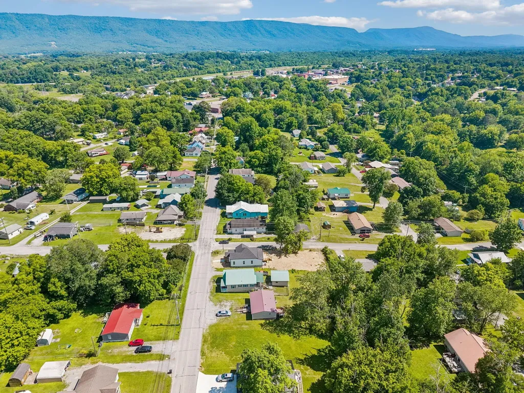 300 Athens Pike Etowah TN 37331
