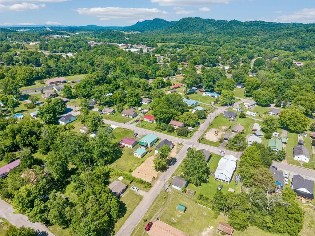 300 Athens Pike Etowah TN 37331