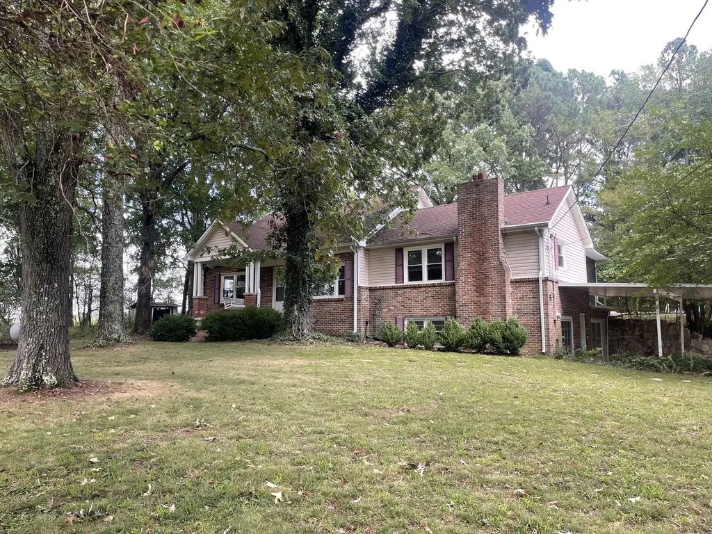 4642 Highway 43, N Summertown TN 38483