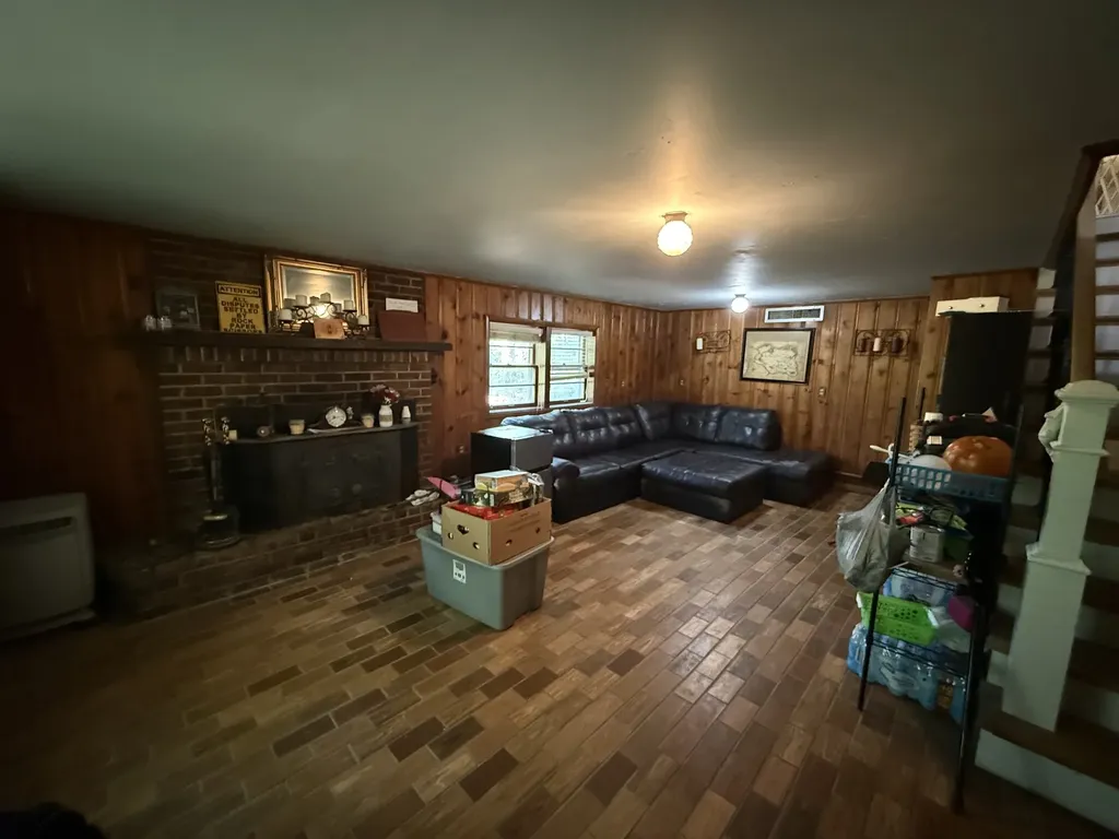 4642 Highway 43, N Summertown TN 38483