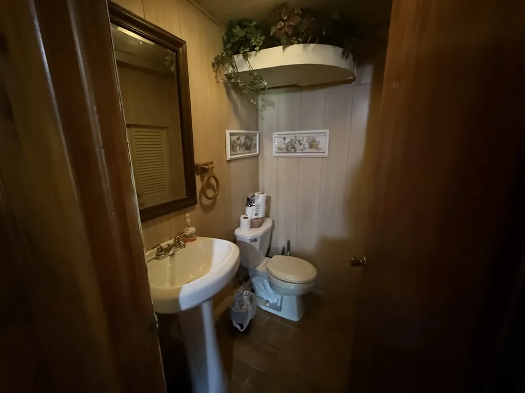 4642 Highway 43, N Summertown TN 38483