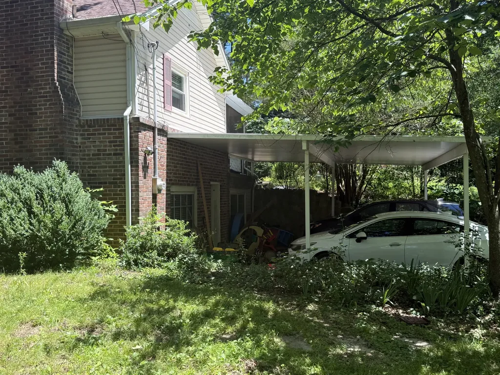 4642 Highway 43, N Summertown TN 38483