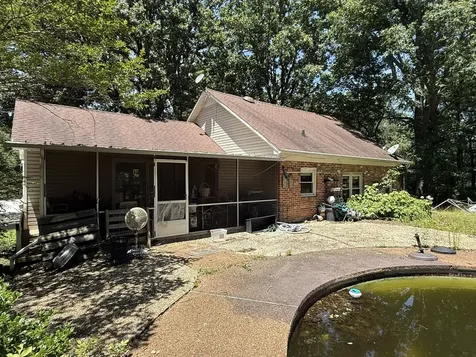 4642 Highway 43, N Summertown TN 38483