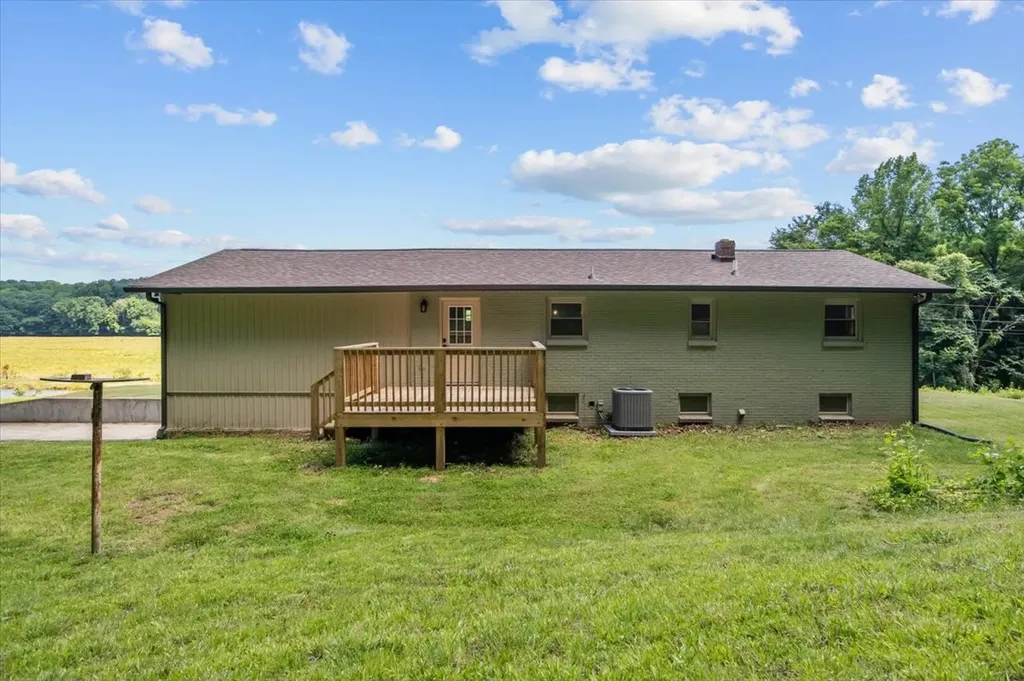 3456 Hurricane Creek Road Mc Ewen TN 37101