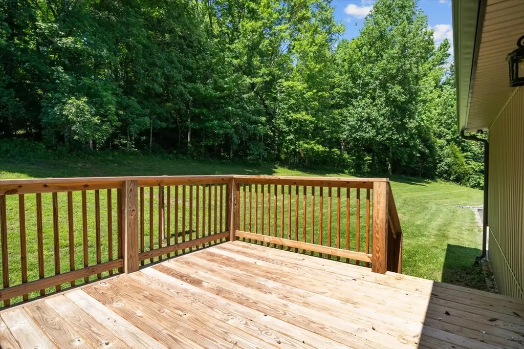 3456 Hurricane Creek Road Mc Ewen TN 37101