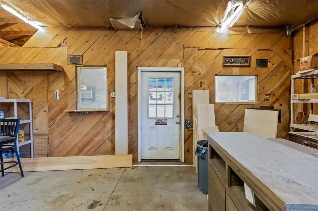 3456 Hurricane Creek Road Mc Ewen TN 37101