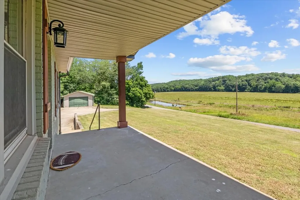 3456 Hurricane Creek Road Mc Ewen TN 37101