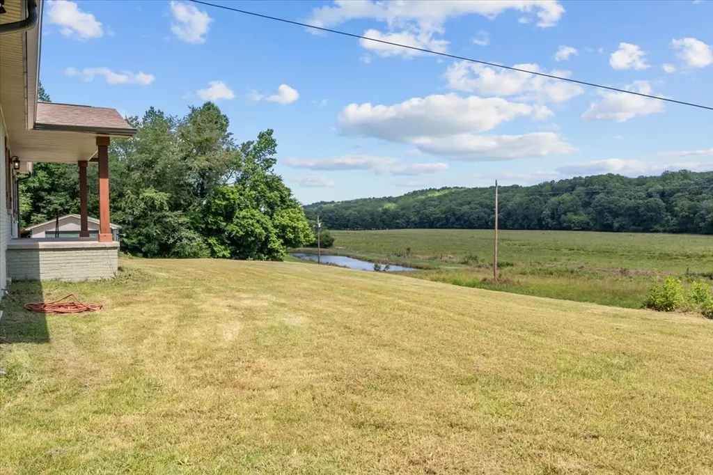 3456 Hurricane Creek Road Mc Ewen TN 37101