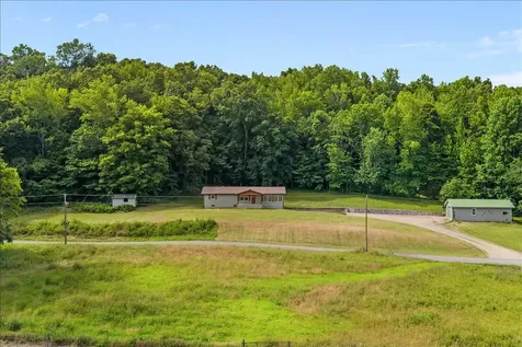 3456 Hurricane Creek Road Mc Ewen TN 37101