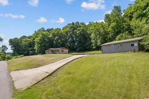 3456 Hurricane Creek Road Mc Ewen TN 37101