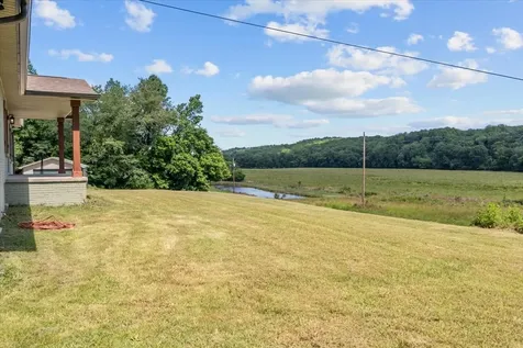 3456 Hurricane Creek Road Mc Ewen TN 37101
