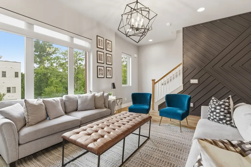 1000E W Trinity Lane Nashville TN 37218