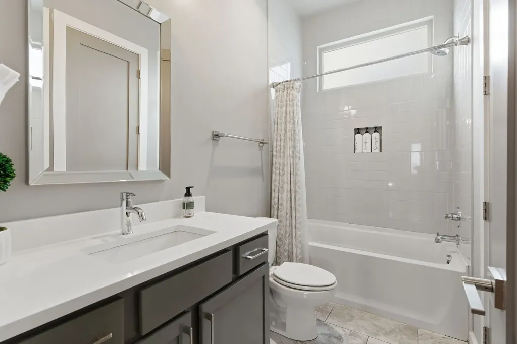 1000E W Trinity Lane Nashville TN 37218