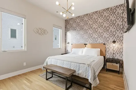 1000E W Trinity Lane Nashville TN 37218