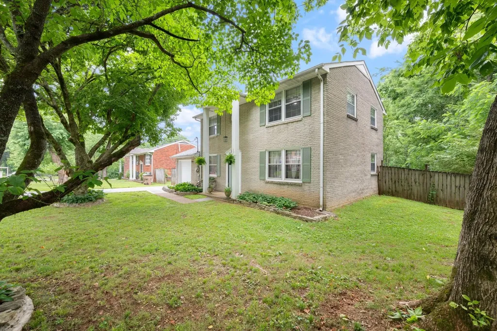 3243 Cloverwood Drive Nashville TN 37214
