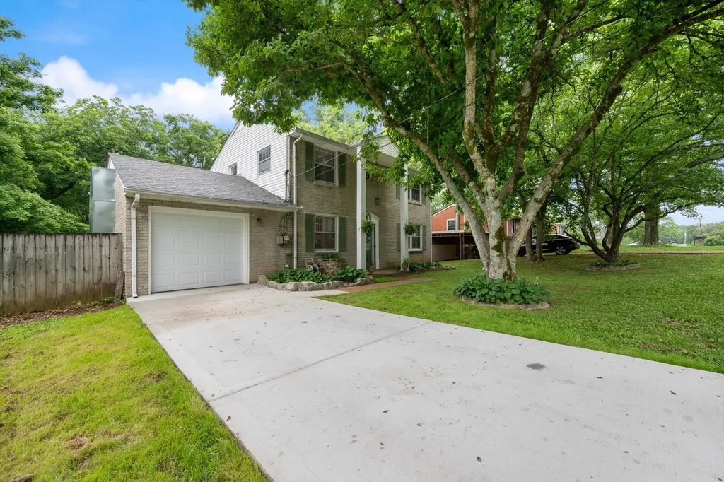 3243 Cloverwood Drive Nashville TN 37214