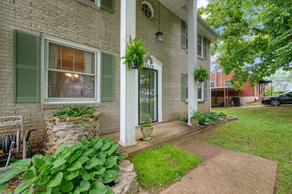 3243 Cloverwood Drive Nashville TN 37214