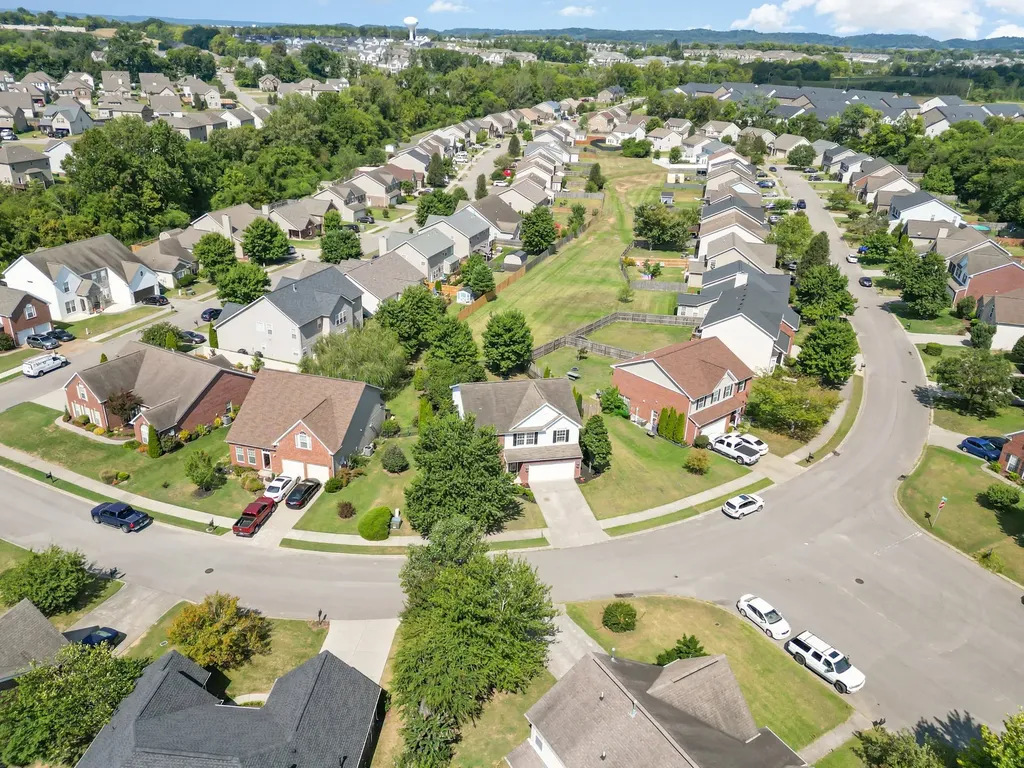 2005 Silverton Circle Spring Hill TN 37174