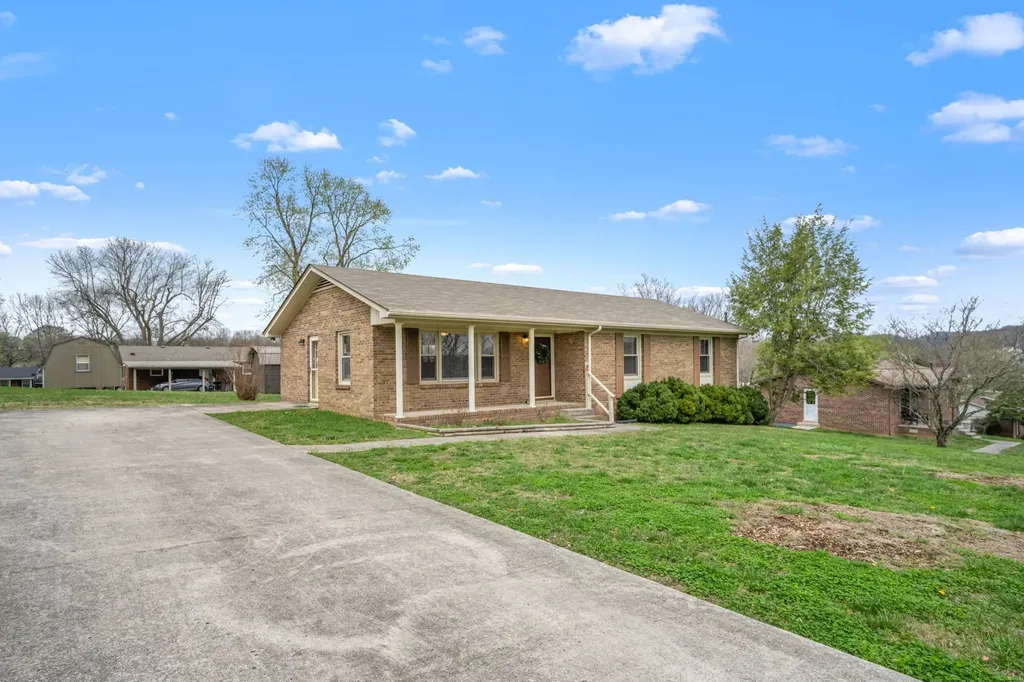 210 Lee Avenue Woodbury TN 37190