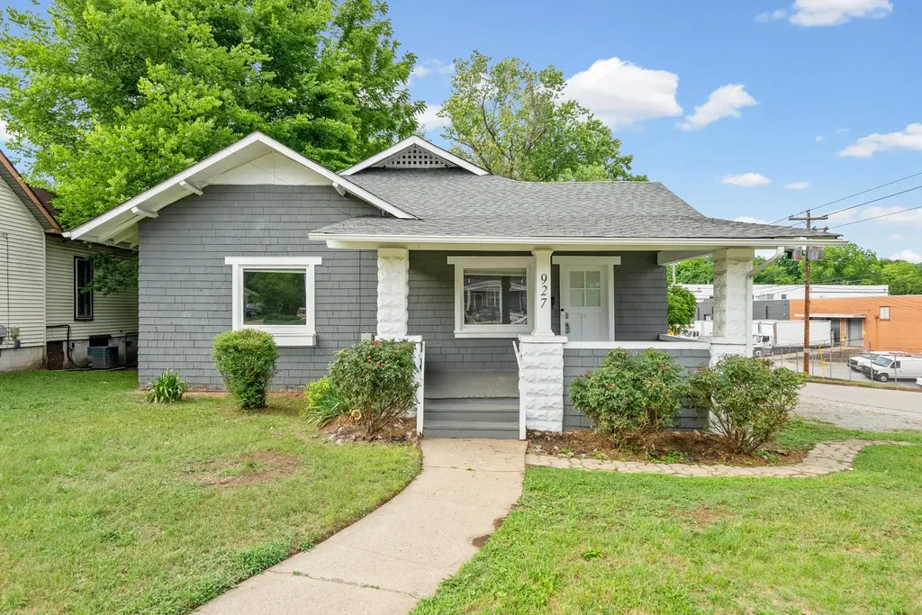 927 Crossland Avenue Clarksville TN 37040