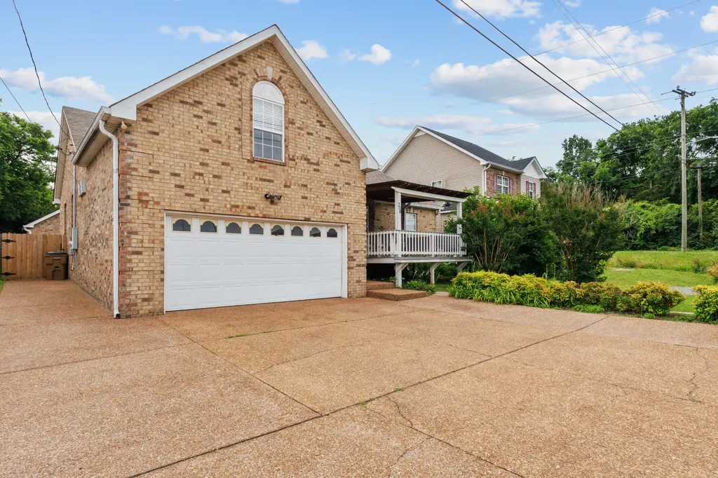 704 Shandale Drive Madison TN 37115