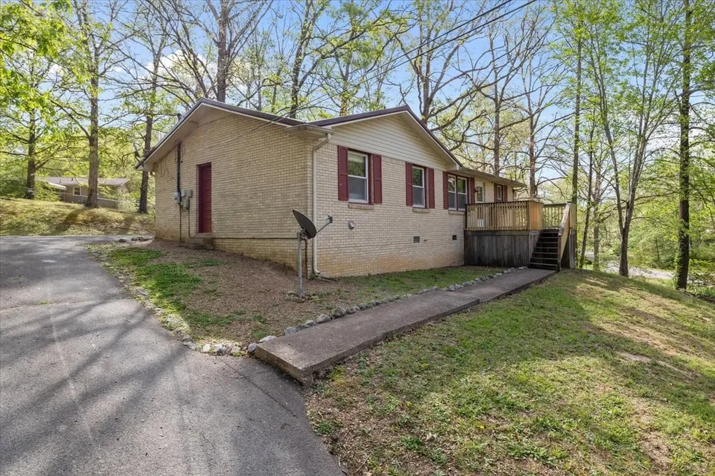 111 Bern Street Waverly TN 37185