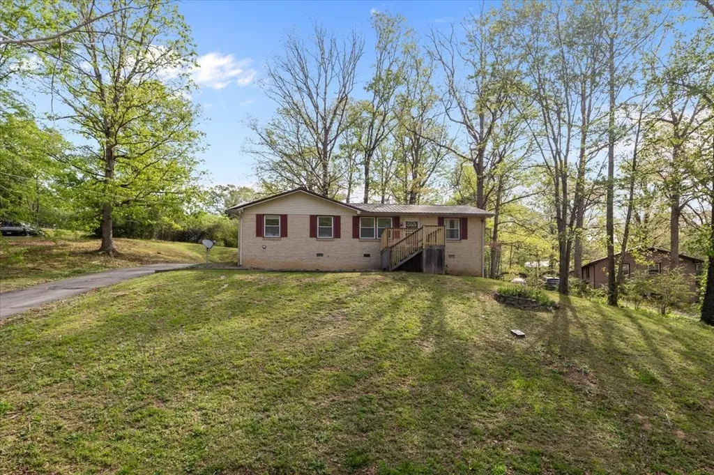 111 Bern Street Waverly TN 37185