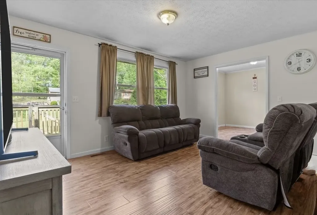 111 Bern Street Waverly TN 37185