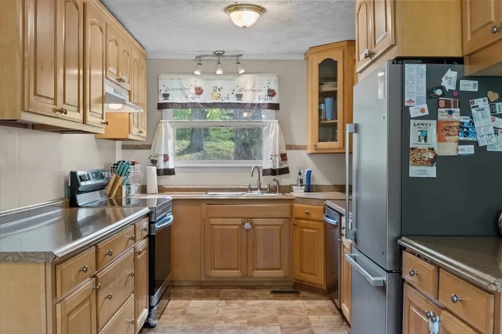 111 Bern Street Waverly TN 37185