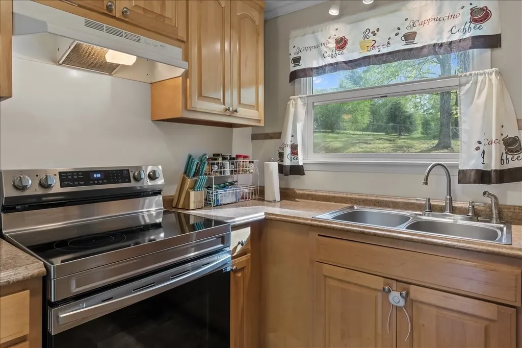 111 Bern Street Waverly TN 37185