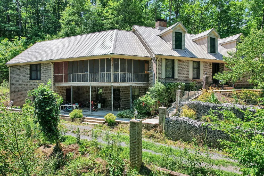 220 Brian Road, NW Cleveland TN 37312
