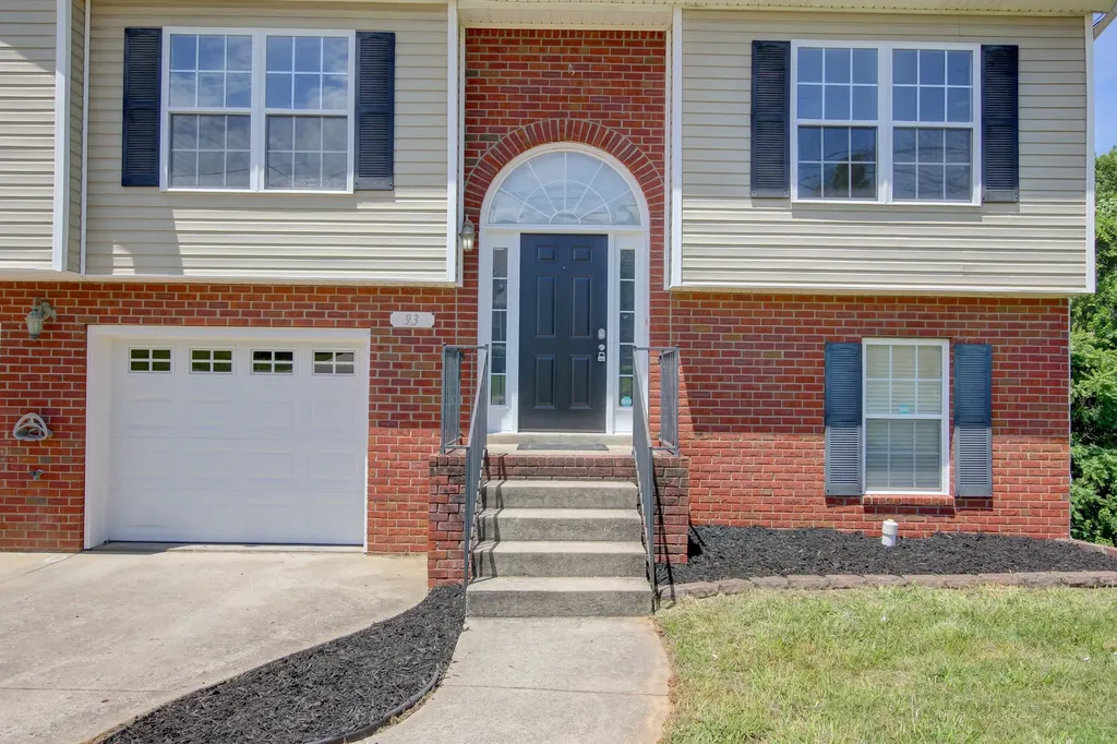 93 West Drive Clarksville TN 37040
